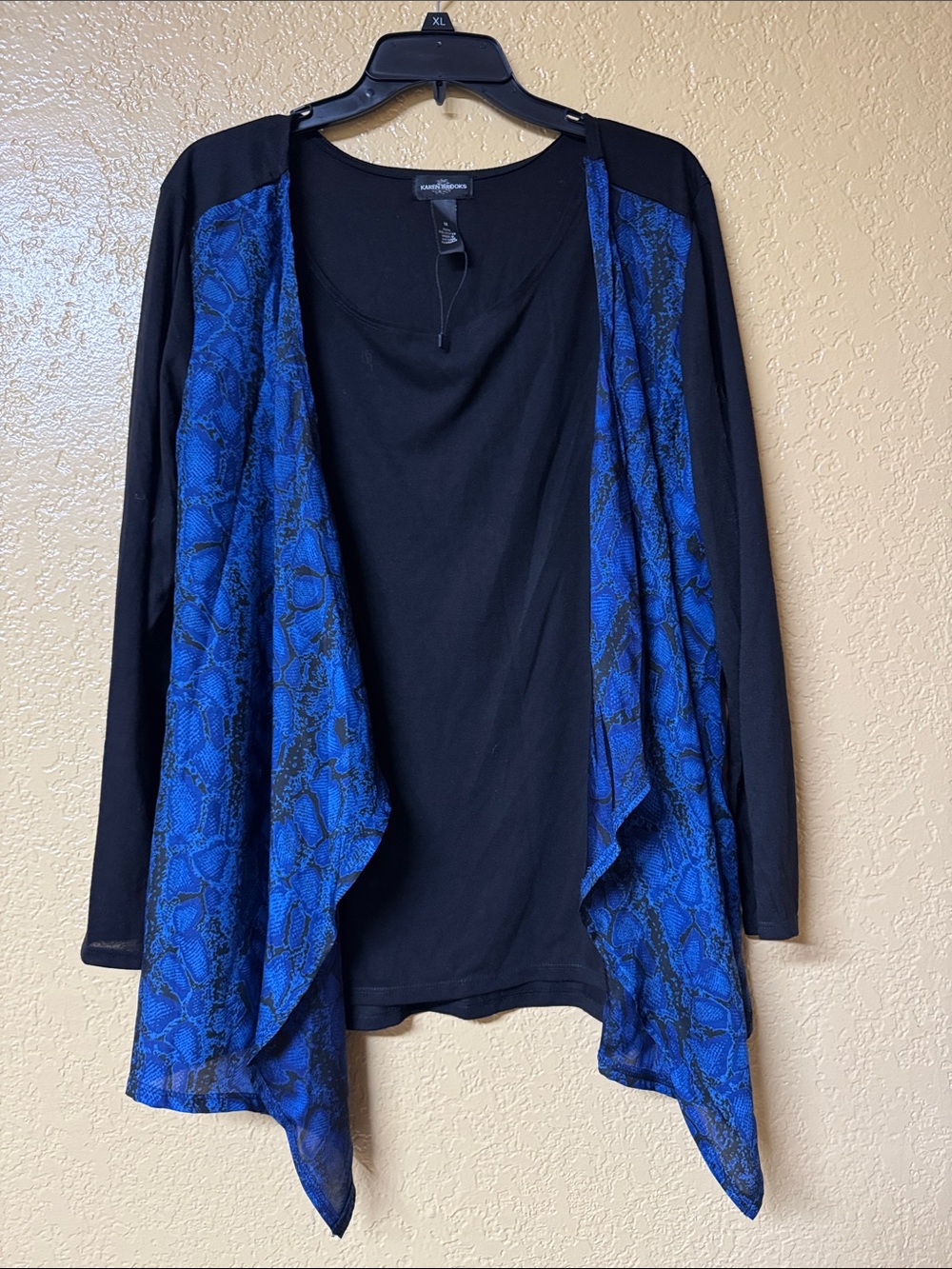 Karen Scott Black Top with Royal Blue Snake-Print Drape Cardigan